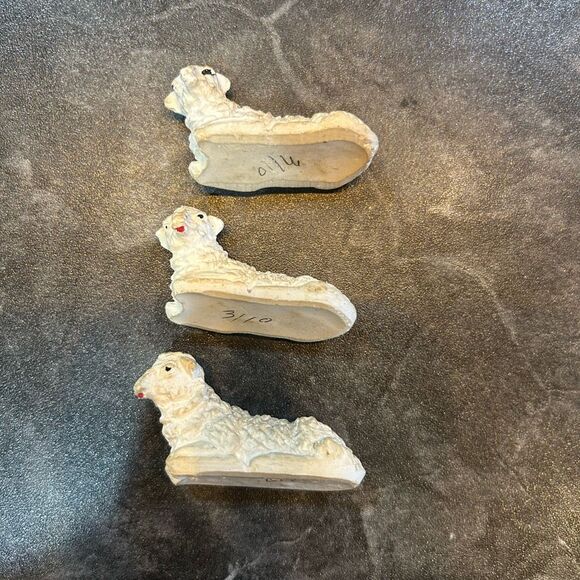 Chalkware White / Off-White 3 Miniature Sheep - Picture 4 of 8
